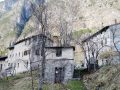 Chiusaforte Patocco borgo sotto varie vecchie case in pietra